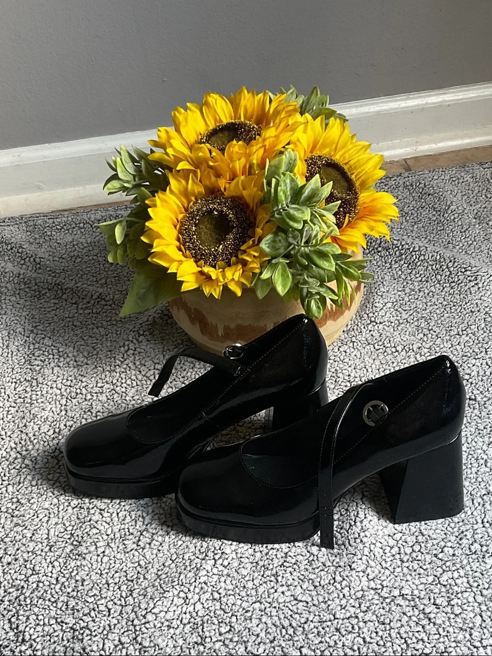 Steve Madden Black Patent Platform Mary Jane Pumps